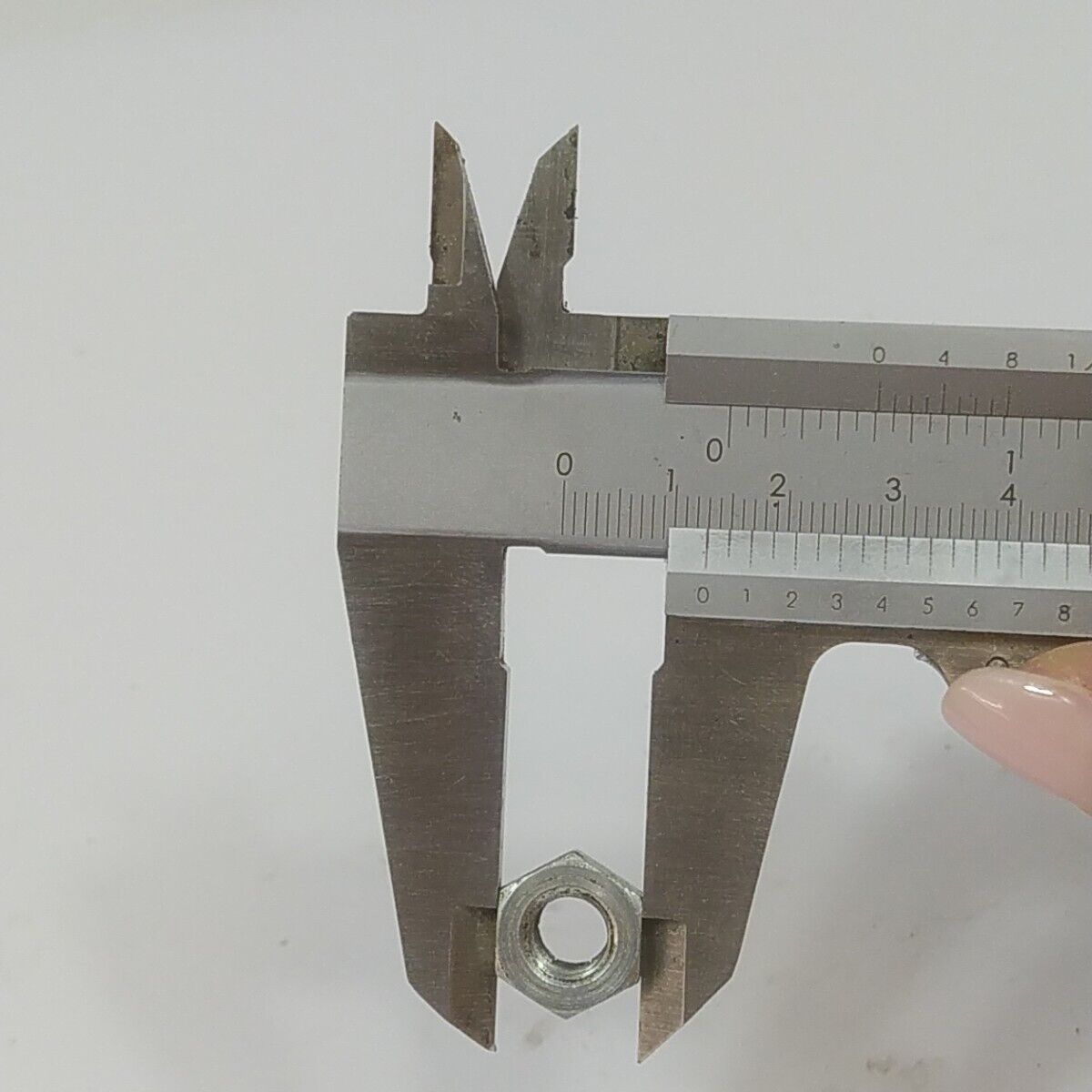 ricambi DADO VOLANO MAGNETICO per motosega ALPINA SILVER 40 castor 330 338 usati