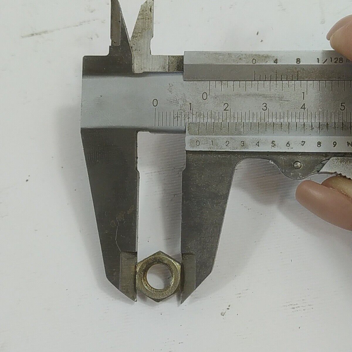 DADO BULLONE LATO CRICCHETTO ricambio per decespugliatore MITSUBISHI T200 usato