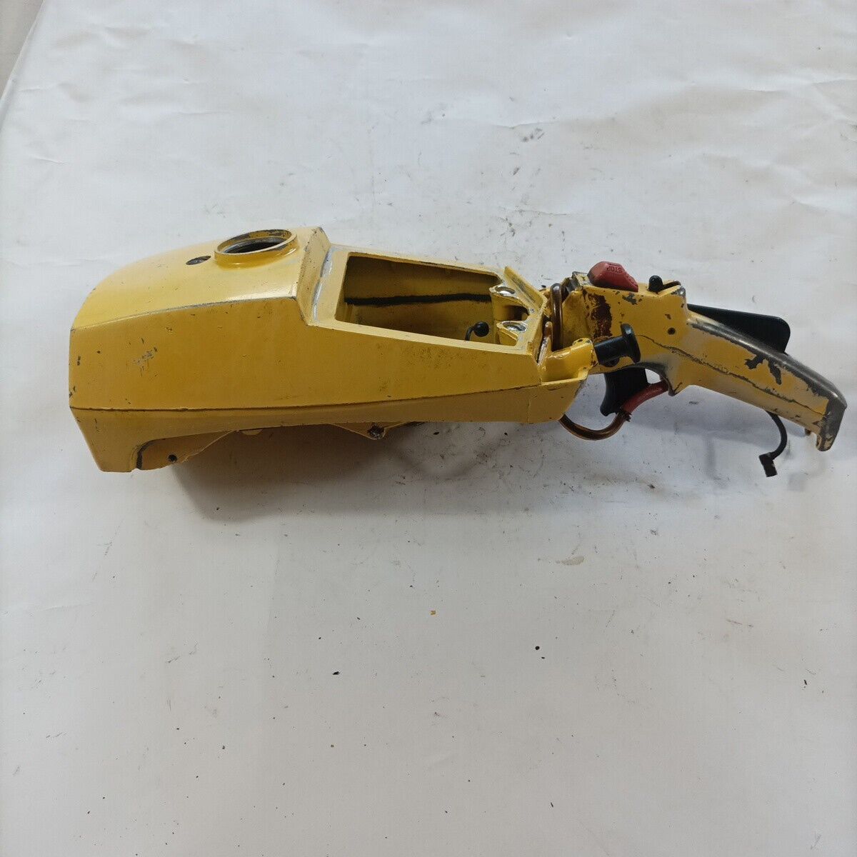 MANIGLIA IMPUGNATURA serbatoio PER MOTOSEGA MCCULLOCH PRO MAC 700 ricambi usati