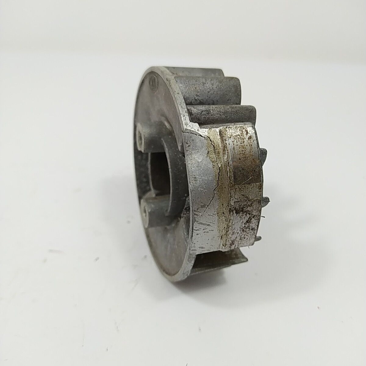 VOLANO MAGNETICO DI AVVIAMENTO per decespugliatore ALPINA BJ 325 ricambi usati