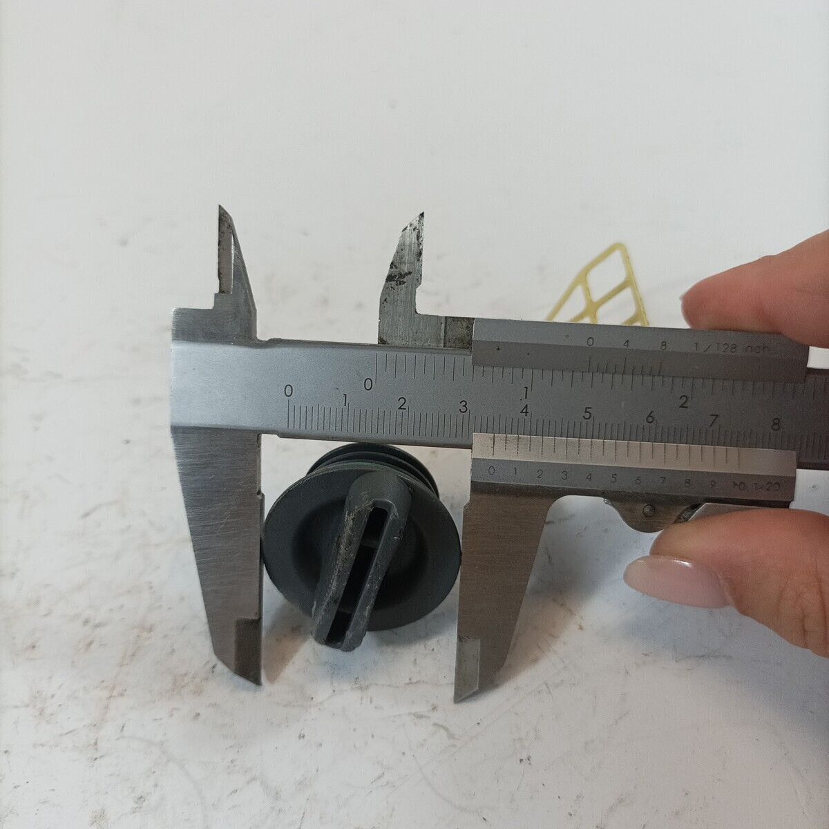 TAPPO SERBATOIO OLIO per motosega EMAK OLEOMAC 940 940C EFCO ricambi usati
