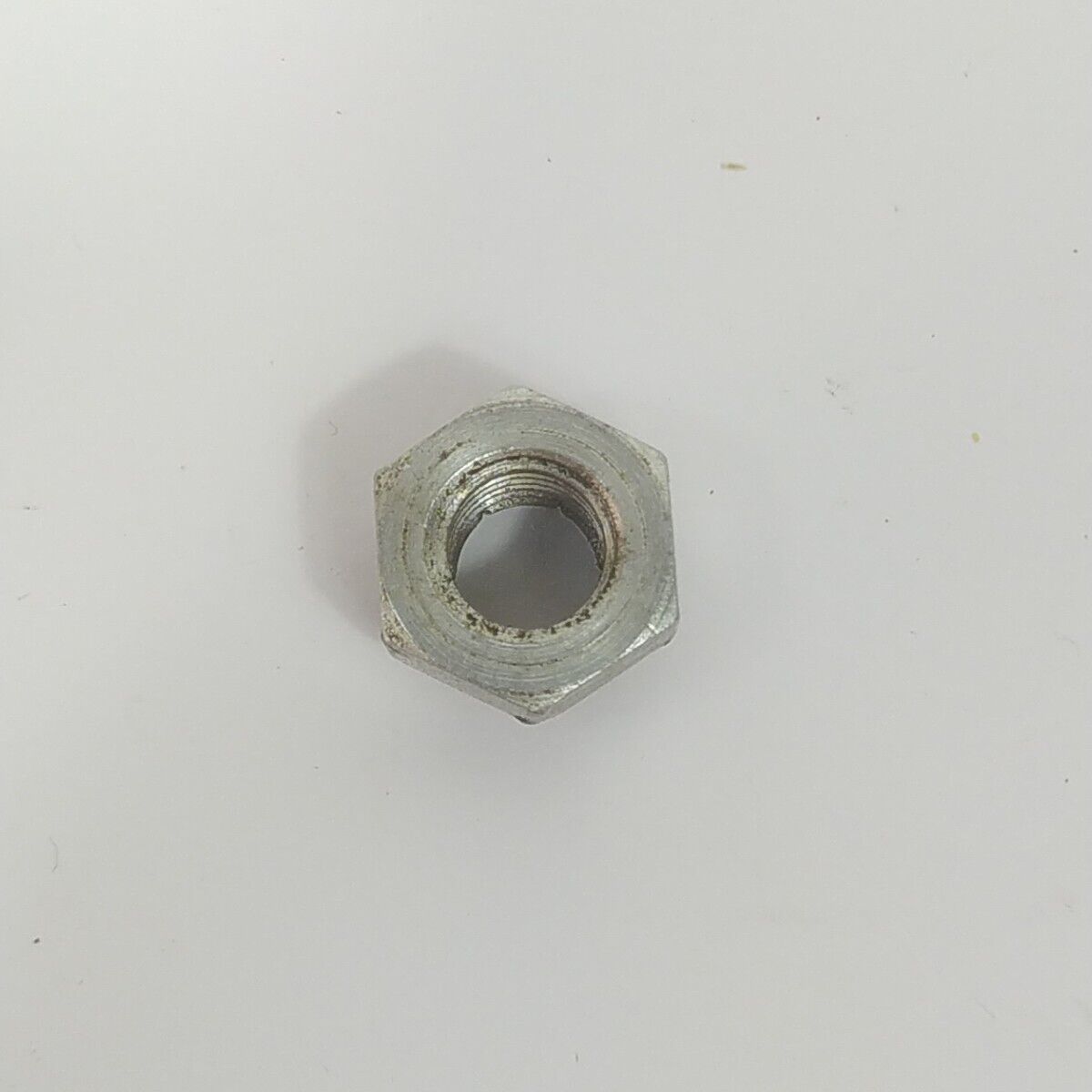 ricambi DADO VOLANO MAGNETICO per motosega ALPINA SILVER 40 castor 330 338 usati