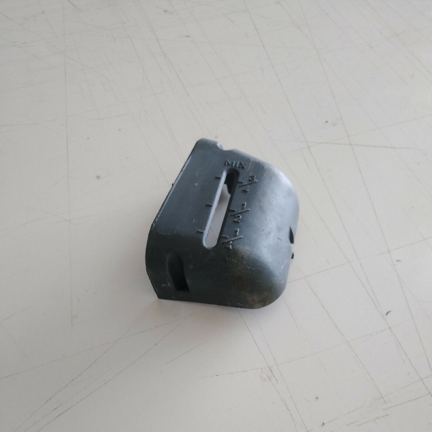 COPERCHIO COPRI SERBATOIO PER MOTOSEGA ALPINA  CASTOR D 21011G TR 350 PR 34