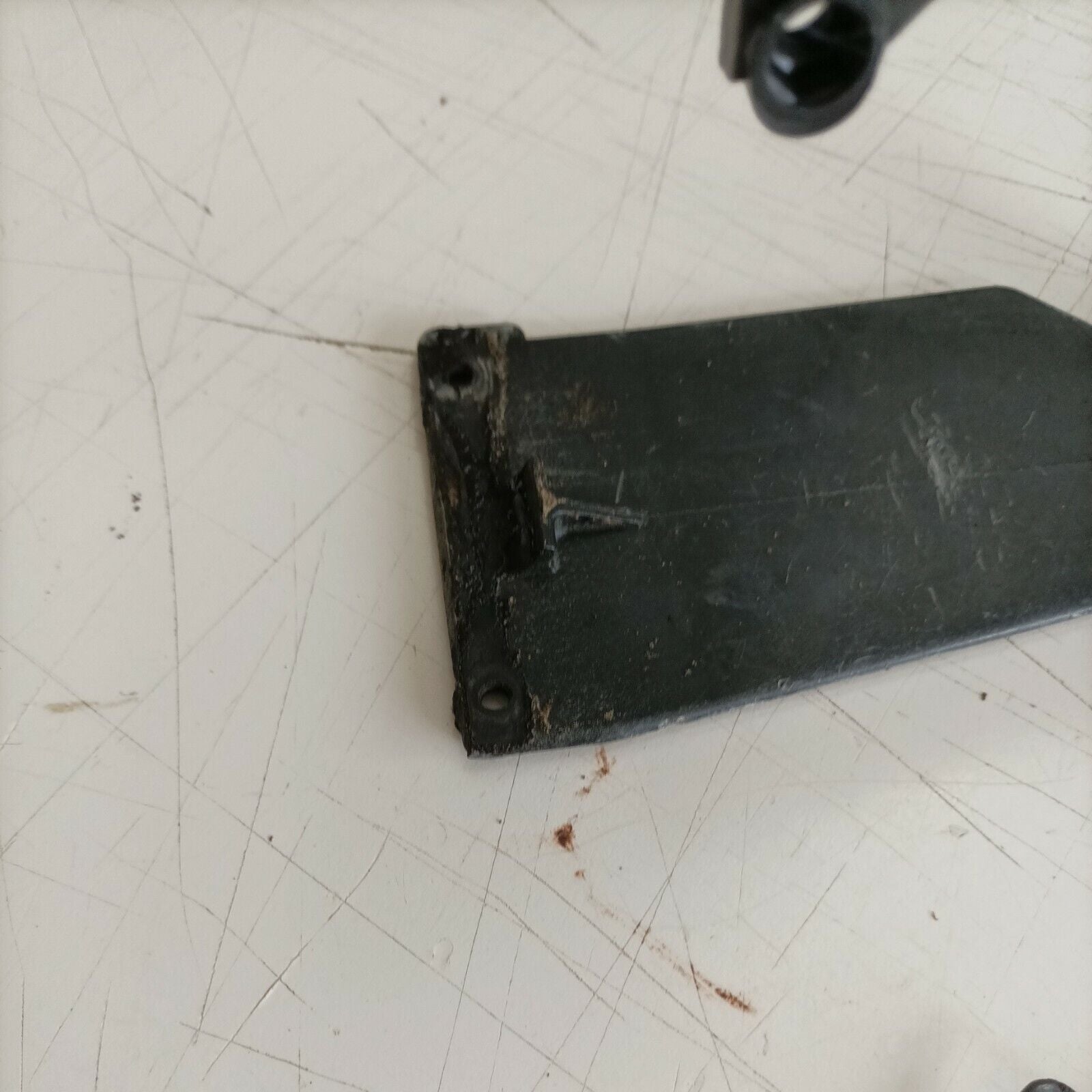 IMPUGNATURA MANICO COMANDO INFERIORE PER MOTOSEGA CASTOR ALPINA 55