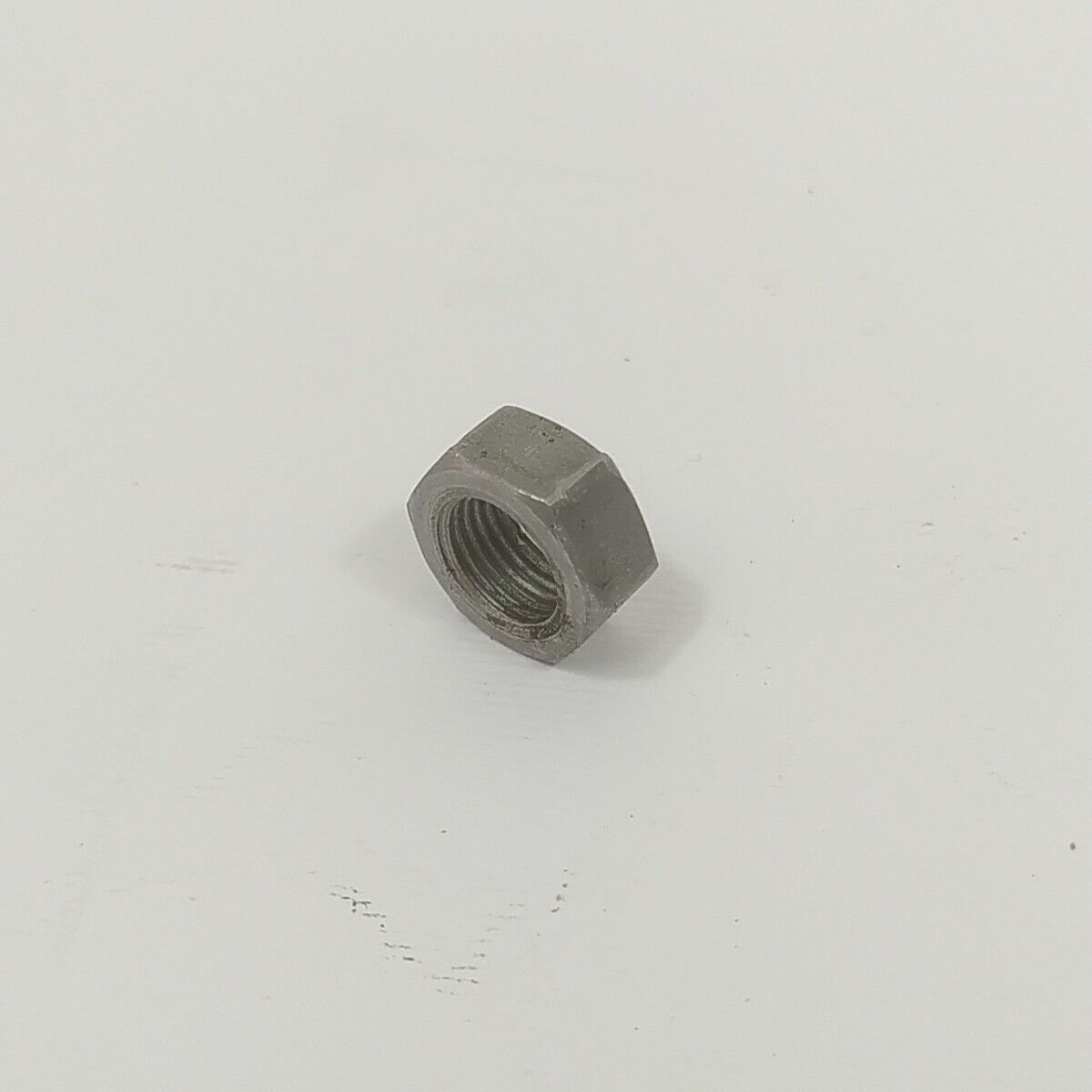 Ricambio DADO BULLONE ALBERO MOTORE per motosega alpina CASTOR CP 700 usato