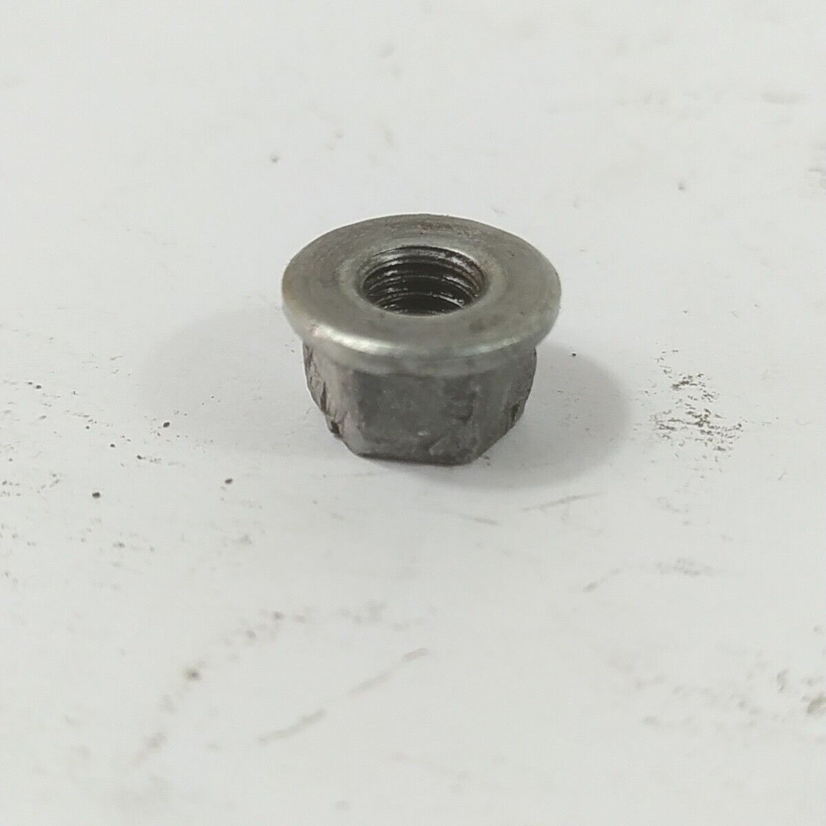 DADO BULLONE BARRA CATENA DI GUIDA per motosega OLEO MAC GS 440 ricambi usati