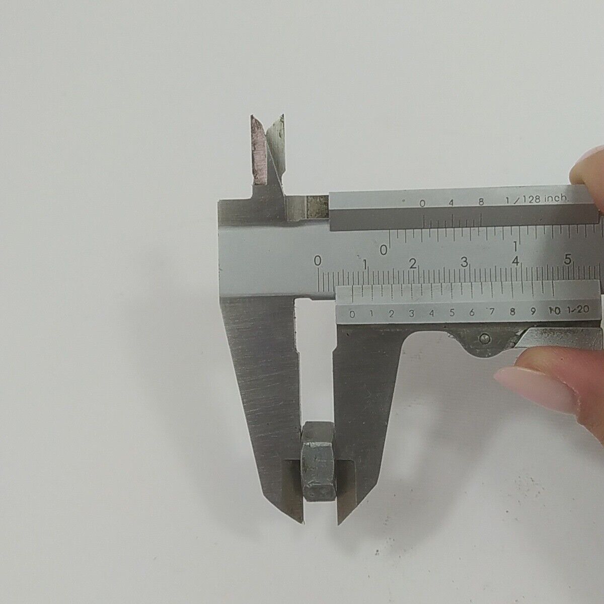 Ricambio DADO BULLONE ALBERO MOTORE per motosega alpina CASTOR CP 700 usato