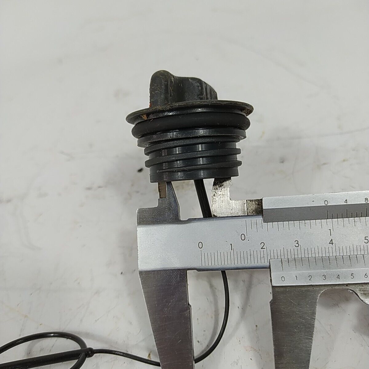 TAPPO SERBATOIO CARBURANTE per motosega ALPINA CASTOR CP 510 ricambio usato