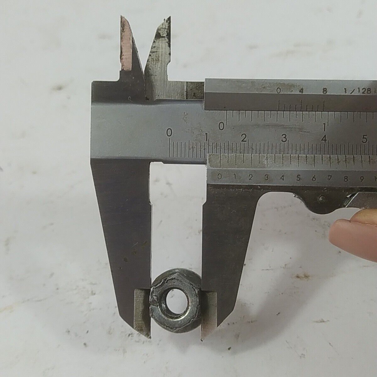 DADO BULLONE BARRA CATENA DI GUIDA per motosega OLEO MAC GS 440 ricambi usati