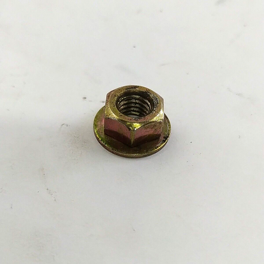 Ricambio DADO BULLONE ALBERO MOTORE usato per decespugliatore MARUYAMA EA 320