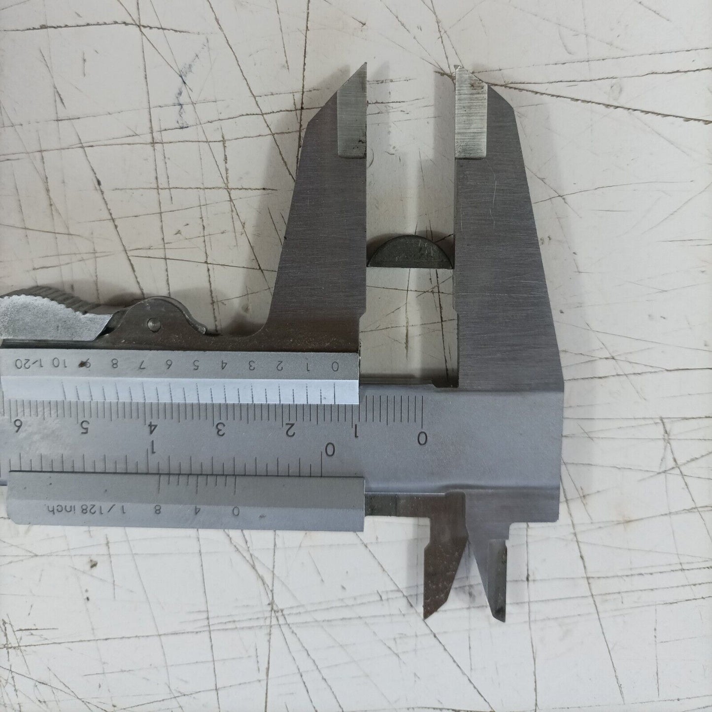 MOTOSEGA OLEOMAC OM 251 CHIAVETTA mezzaluna FRIZIONE ALBERO MOTORE ricambi usati