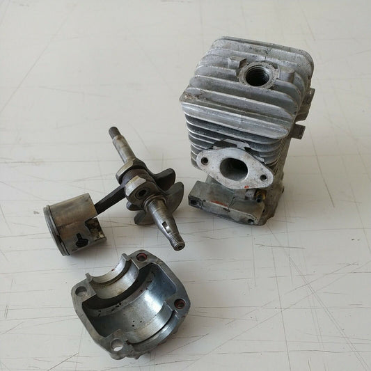 CILINDRO E PISTONE PER MOTOSEGA ALPINA CASTOR CASTELGARDEN GGP PR270 Ø34 usato