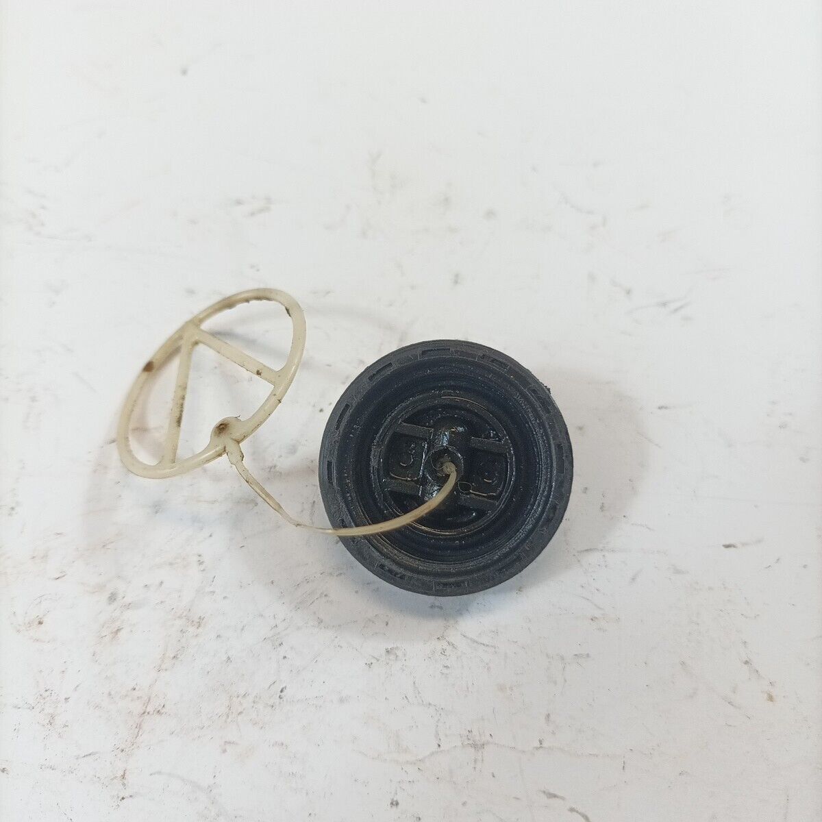 tappo serbatoio CARBURANTE PER MOTOSEGA SANDRIGARDEN MTD CS 36 ricambi usati