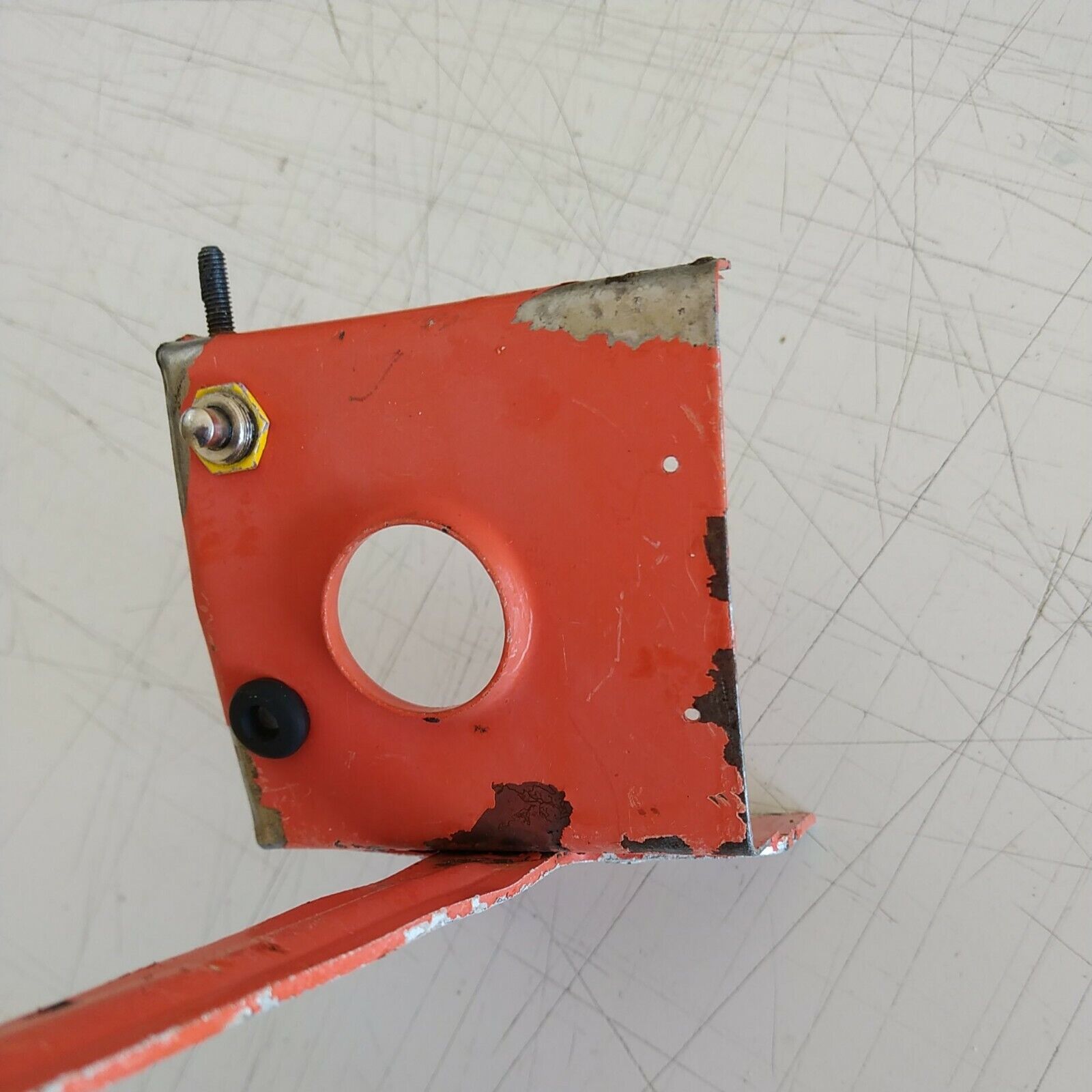 MANIGLIA INFERIORE IMPUGNATURA MANICO PER MOTOSEGA ALPINA 70 CASTOR 70