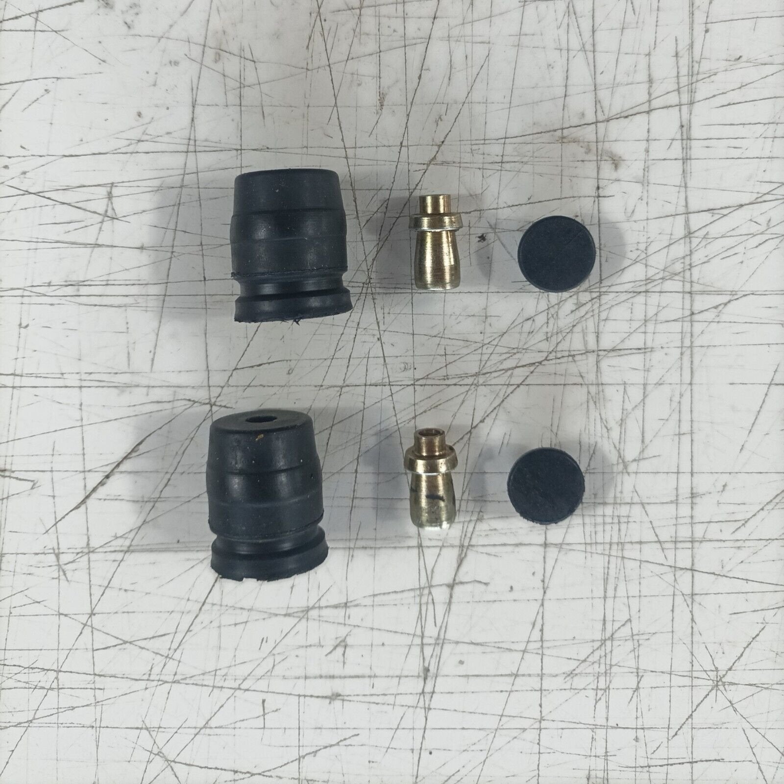 2 AMMORTIZZATORI ANTIVIBRAZIONE SUPPORTI ANTIVIBRANTE PER MOTOSEGA ALPINA P-400
