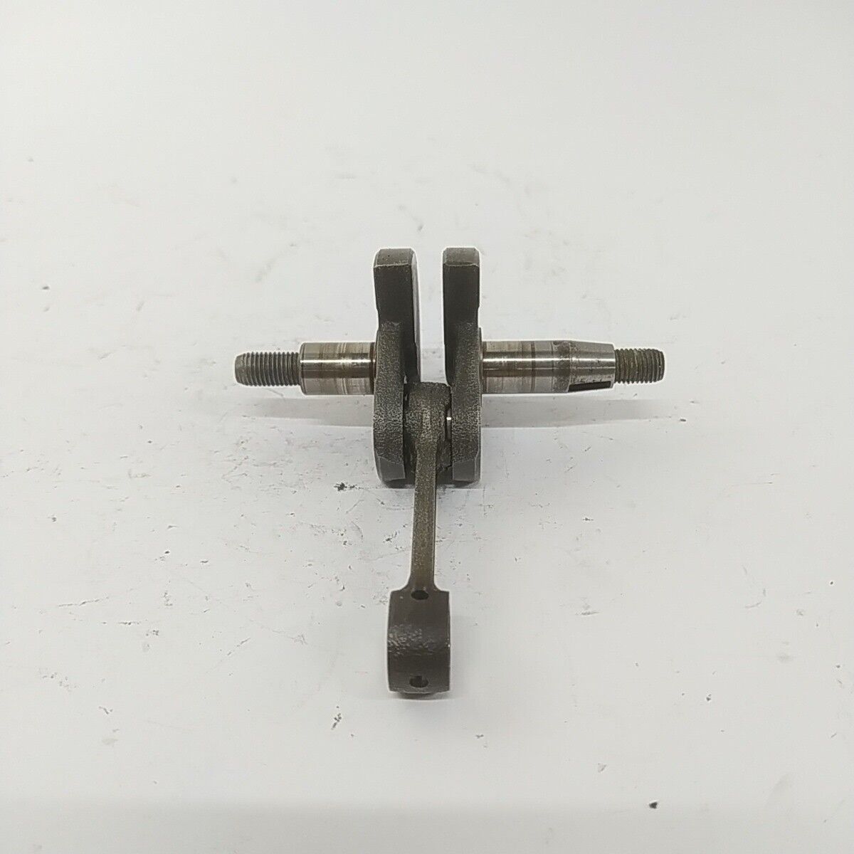 Ricambio usato ALBERO MOTORE originale per decespugliatore KAWASAKI TG 33