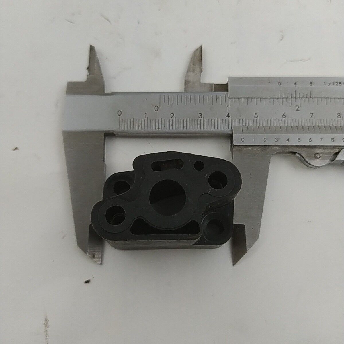 Ricambio FLANGIA COLLETTORE carburatore usato per decespugliatore MARUYAMA E 42