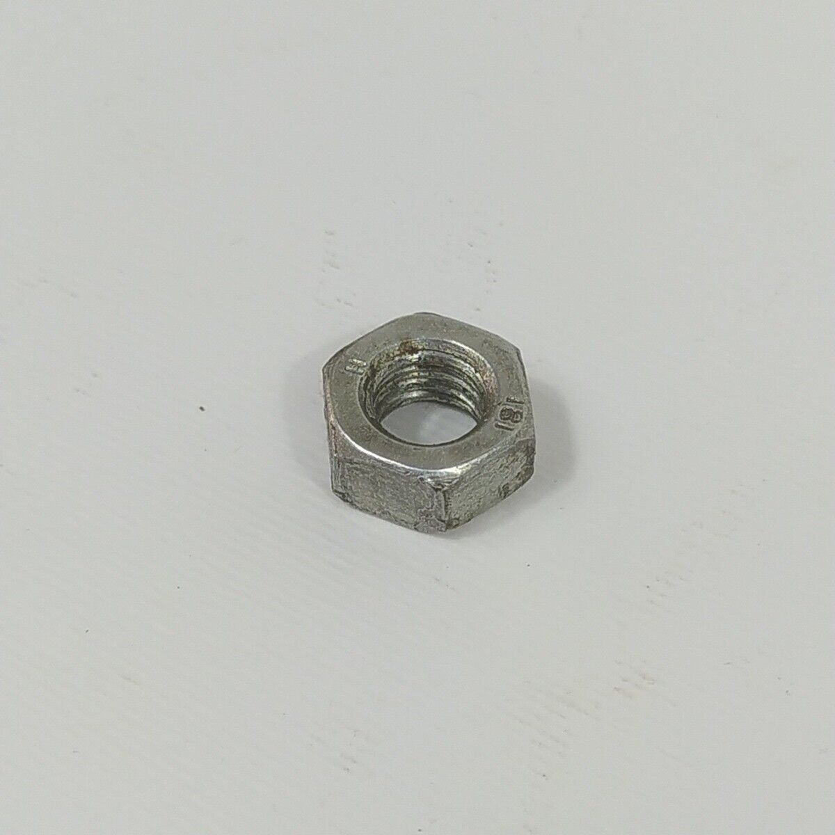 Ricambio per motosega ALPINA 500 DADO DADI BARRA CATENA DI GUIDA originale usato