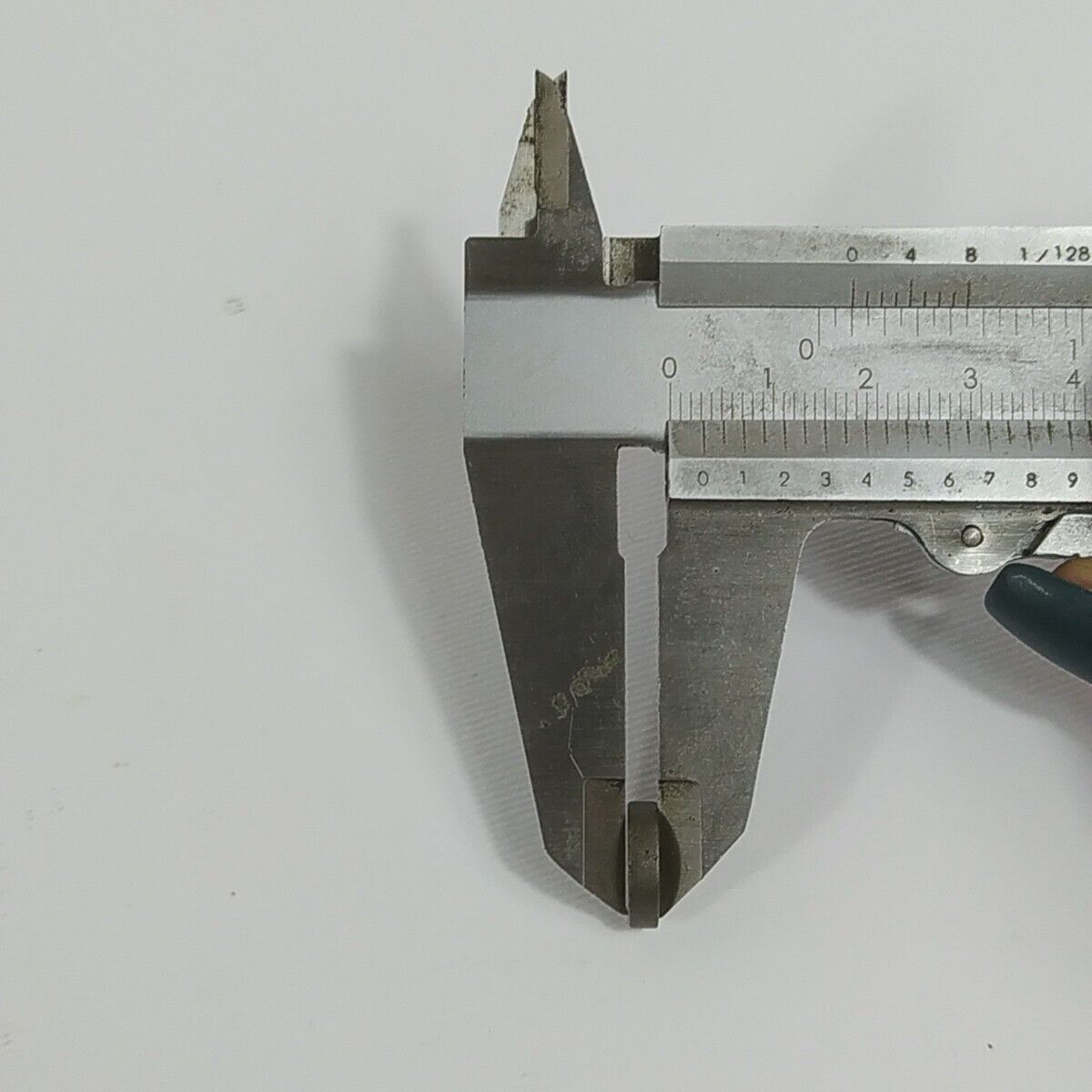 Ricambio usato DADO BULLONI FERMO ALBERO MOTORE decespugliatore MITSUBISHI T200