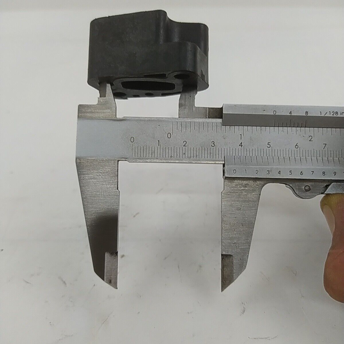 Ricambio FLANGIA COLLETTORE carburatore usato per decespugliatore MARUYAMA E 42