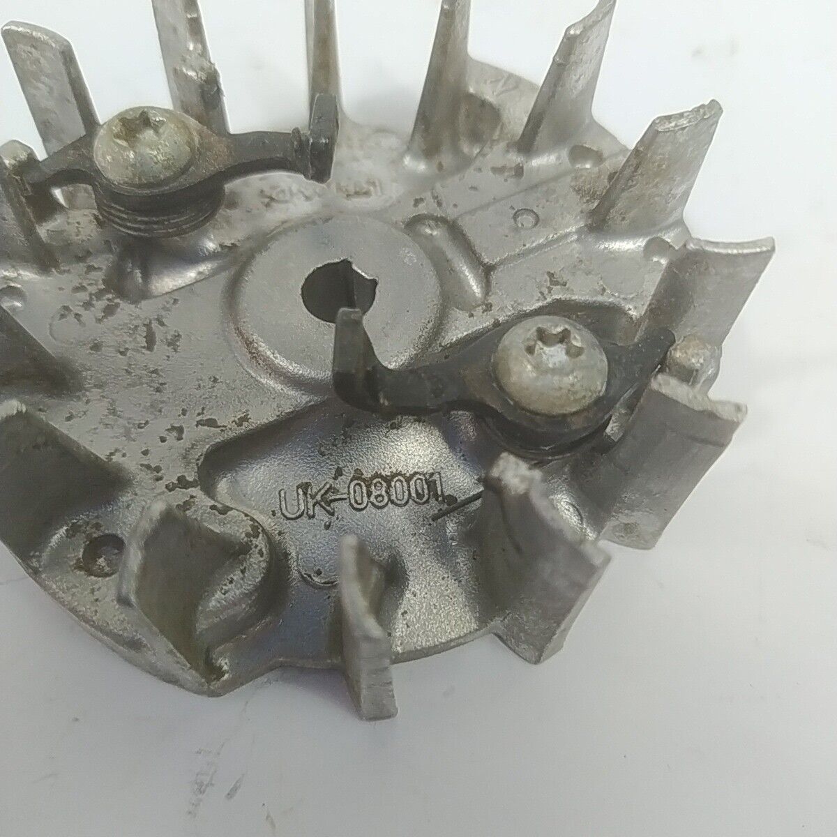 MOTOSEGA ZENOAH G 2000 t VOLANO magnete DI AVVIAMENTO accensione  UK 08001 usato