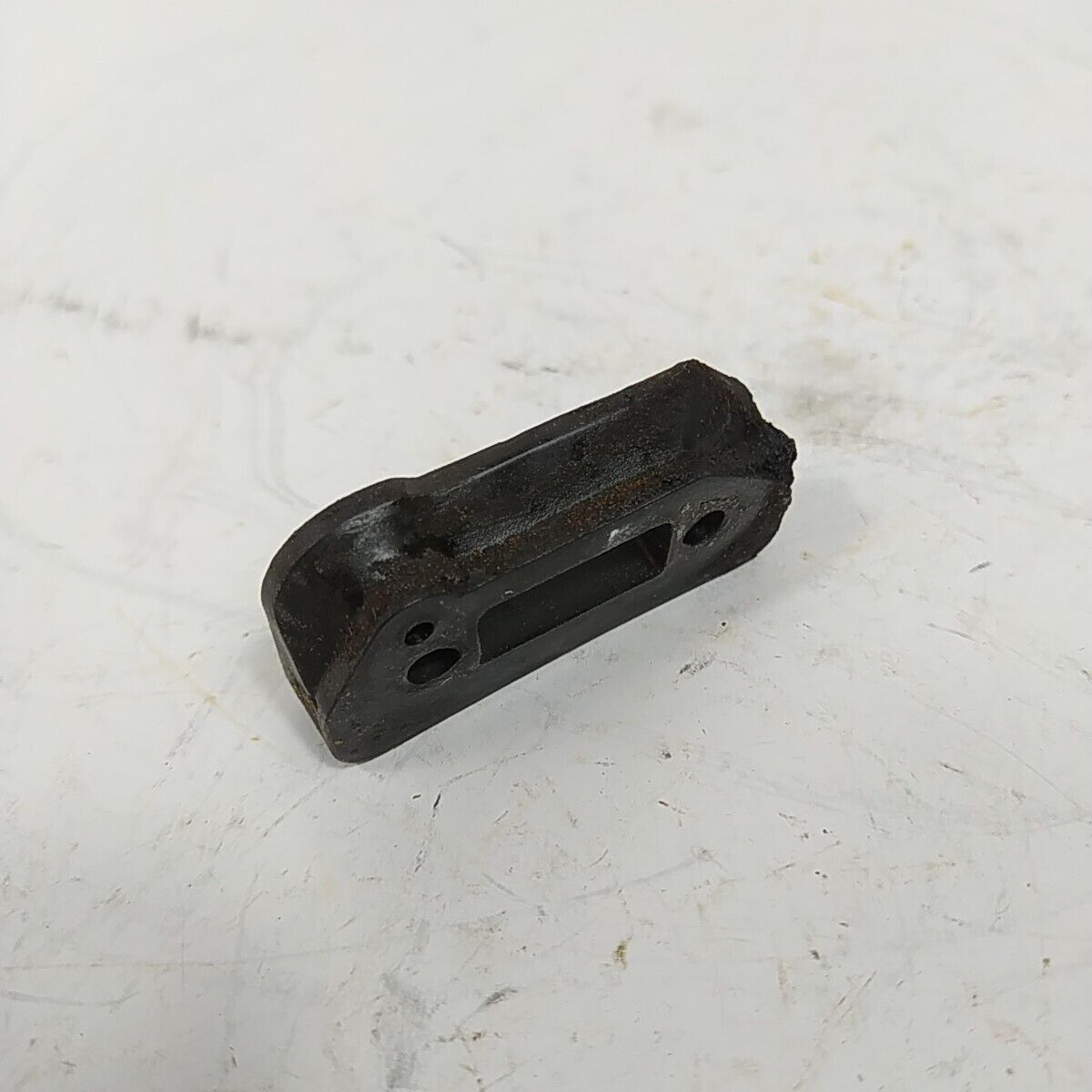 ricambio usato FLANGIA COLLETTORE CARBURATORE per motosega CASTOR CP70 ALPINA 60
