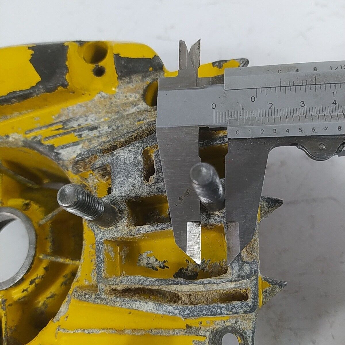 ricambio CARTER BASAMENTO ALBERO MOTORE lato frizione motosega ALPINA p 70 usati