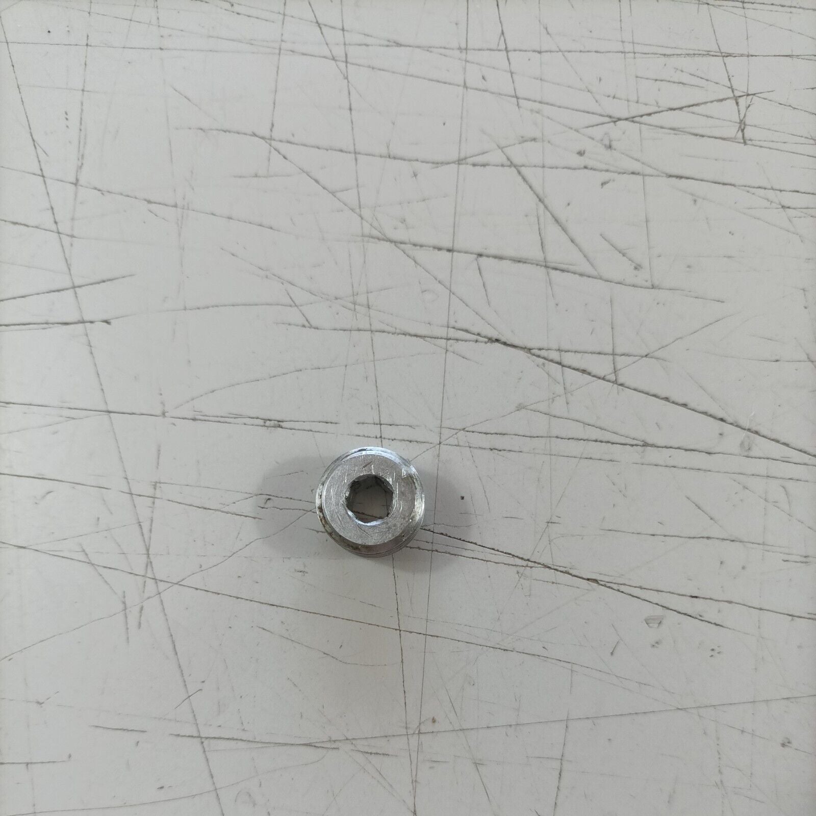 MOTOSEGA OLEOMAC OM 251 tappo POMPA DELL'OLIO IN ALLUMINIO ricambi usati