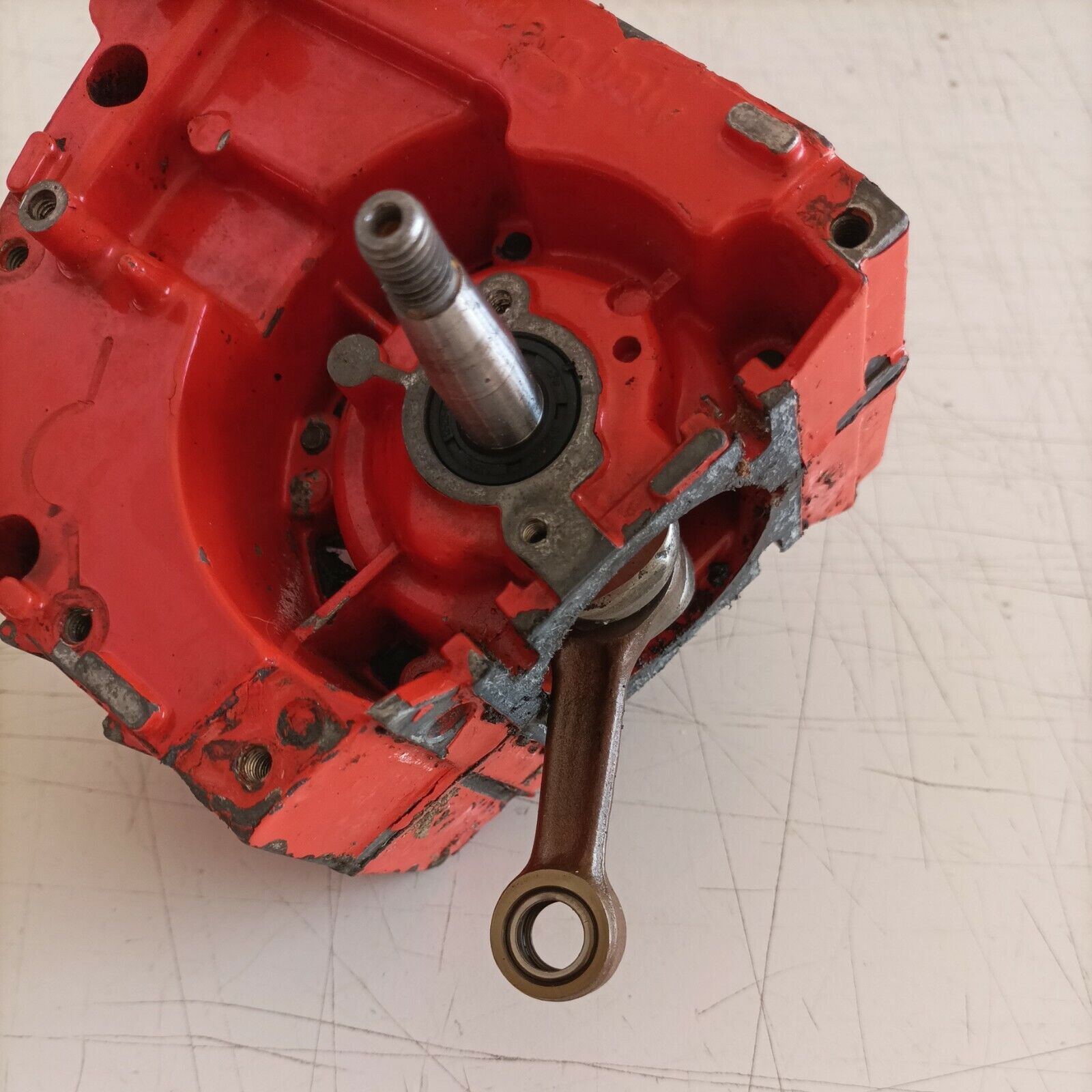 ricambio usato BASAMENTO CILINDRO ALBERO MOTORE PER MOTOSEGA ALPINA CASTOR C 40