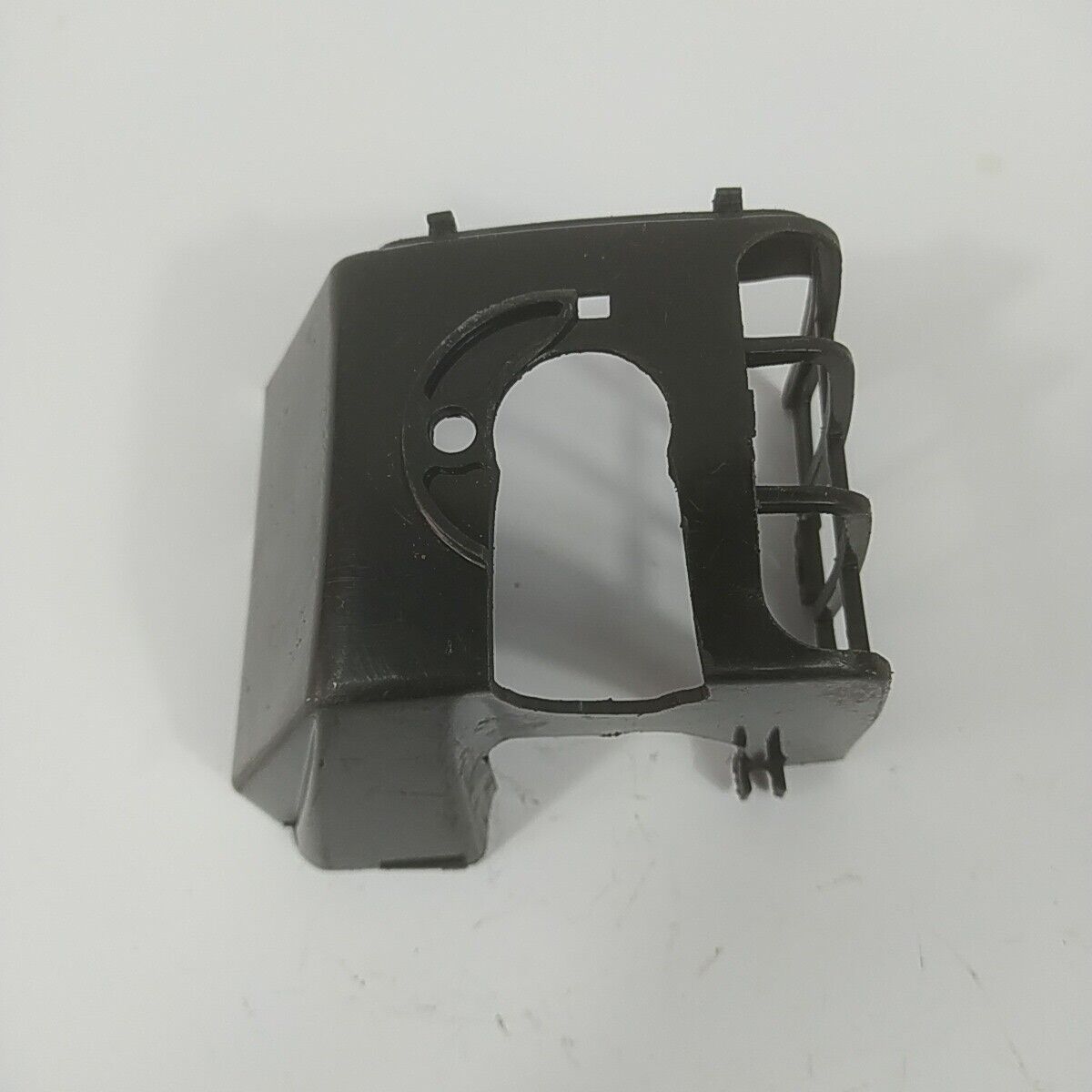 Ricambi usati per decespugliatore MCCULLOCH COPERCHIO COPRI MOTORE MARMITTA