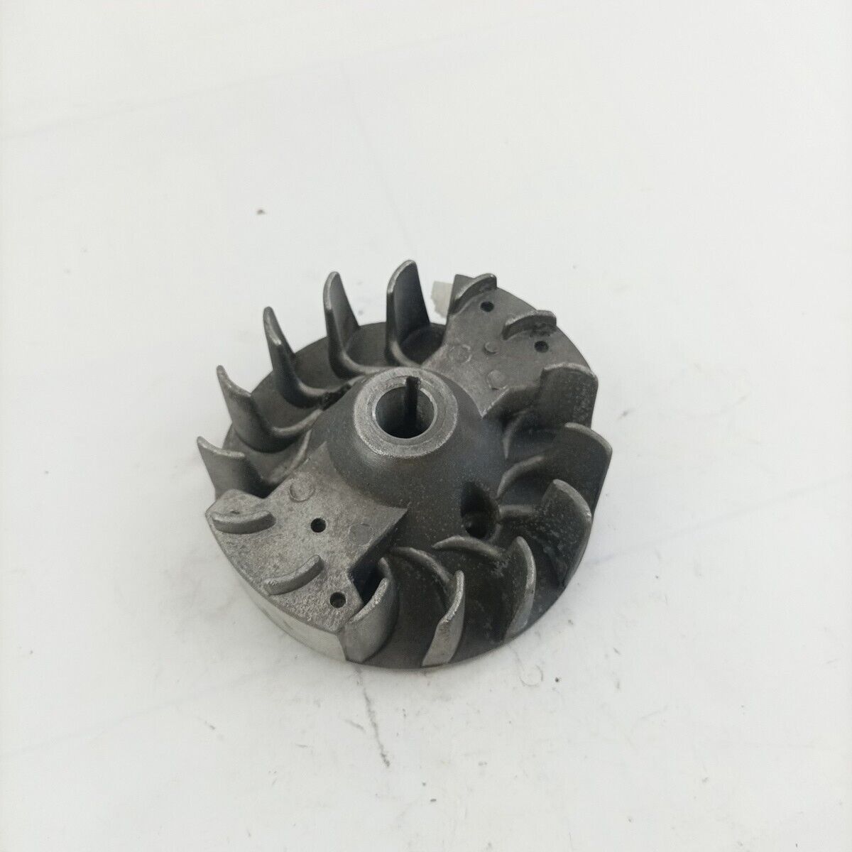 Ricambio VOLANO di accensione usato per decespugliatore MITSUBISHI TL 52 42