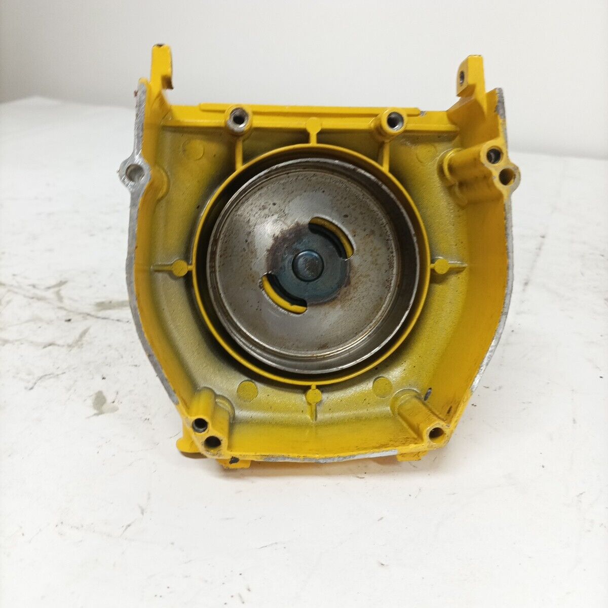 Ricambio supporto CAMPANA FRIZIONE usato decespugliatore EMAK DYNAMAC DB 30 L