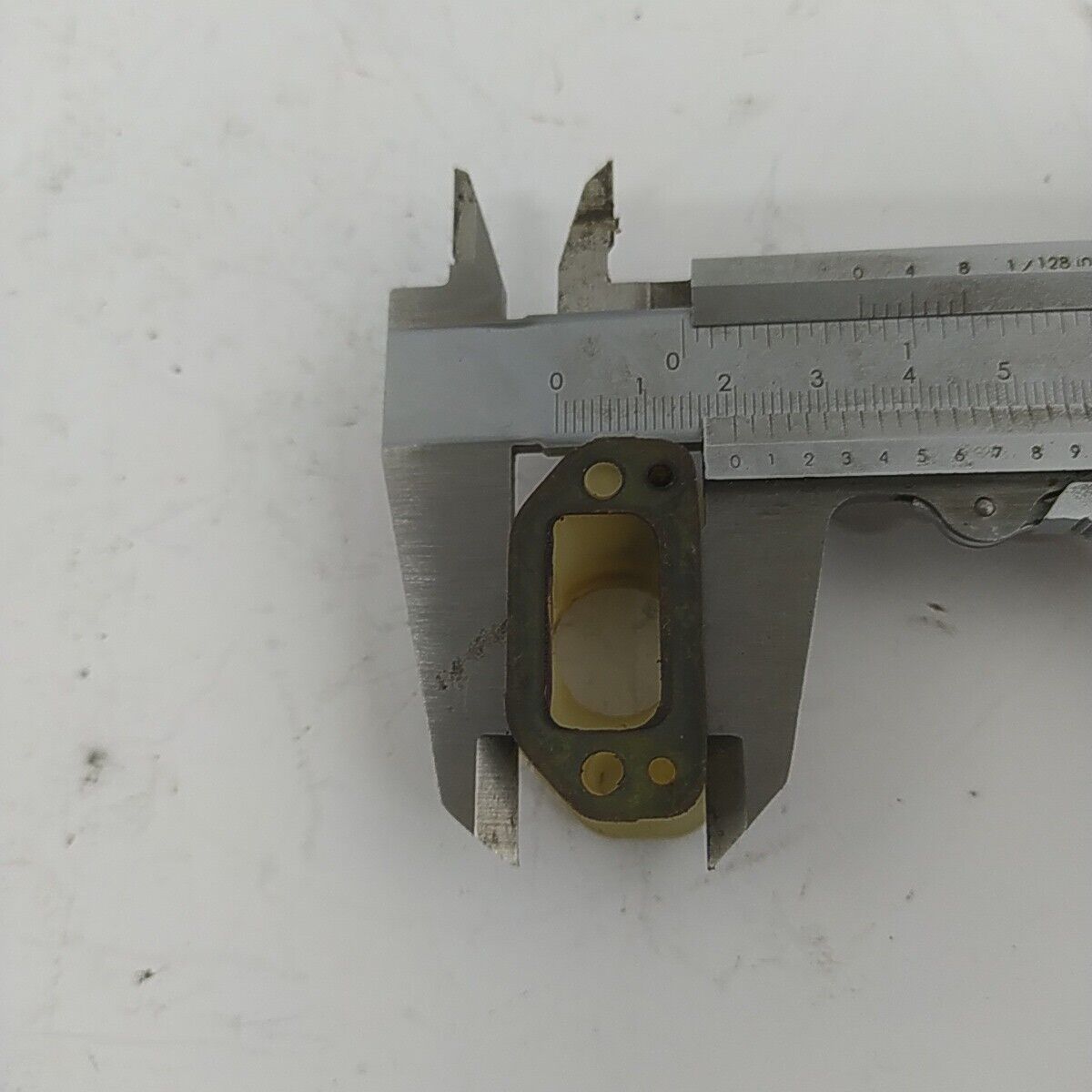 Ricambio usato FLANGIA COLLETTORE CARBURATORE per MOTOSEGA Echo 330 EVL