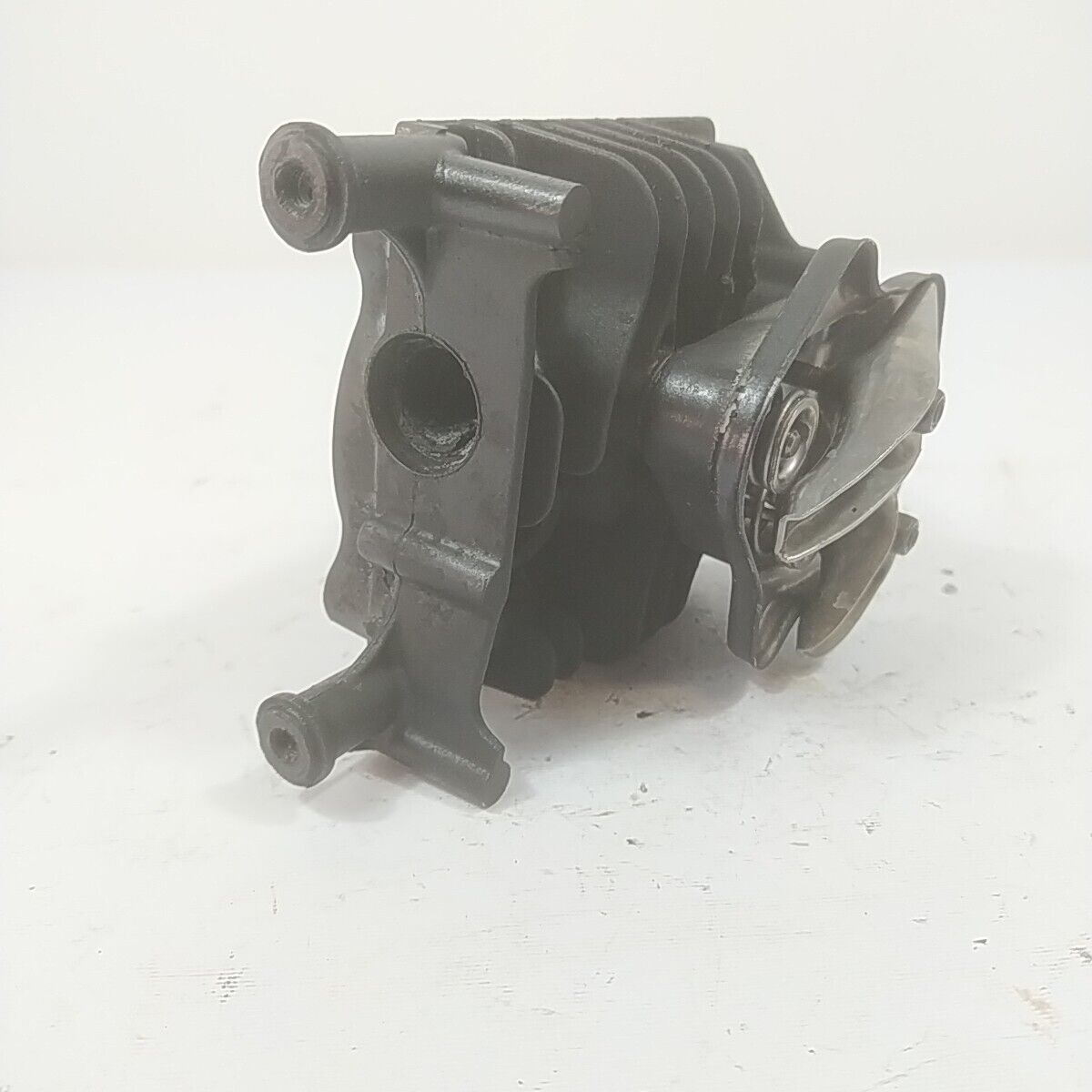 Ricambio TESTATA CILINDRO MOTORE per tosaerba Briggs & Stratton 675 EXi usato