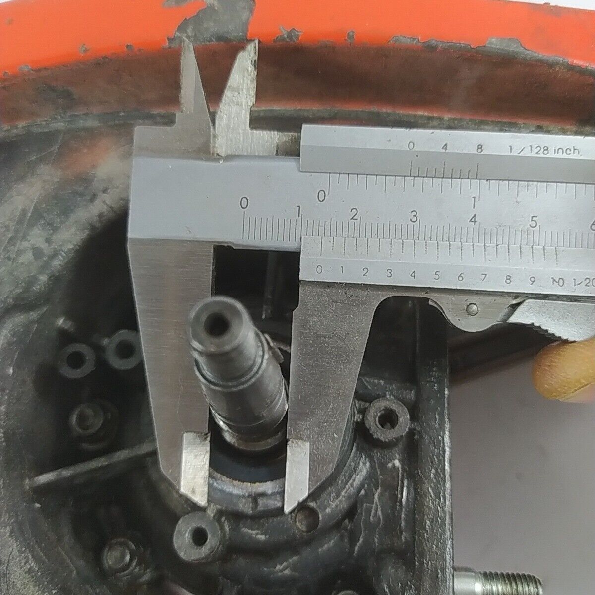 ricambio TELAIO BASAMENTO E ALBERO MOTORE MANICO per motosega CASTOR C 70 usati