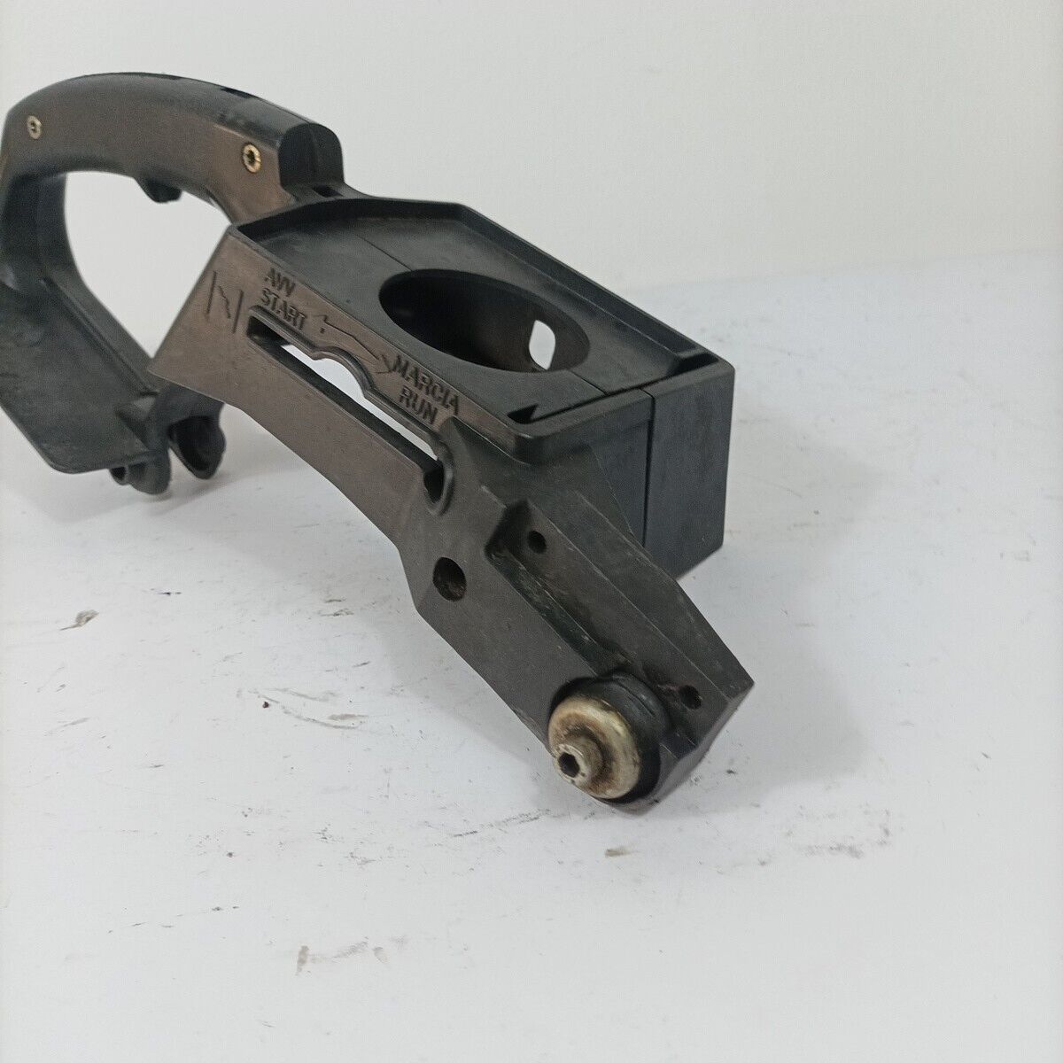 ricambio usato MANIGLIA IMPUGNATURA MANICO COMANDI per motosega Castor CP c 45
