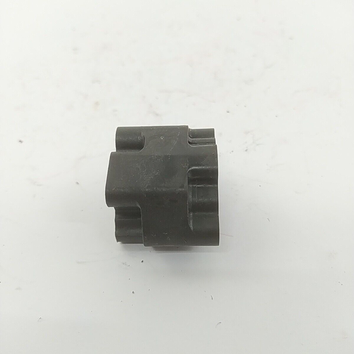 Ricambi FLANGIA COLLETTORE CARBURATORE usati decespugliatore Komatsu ZENOAH G5K