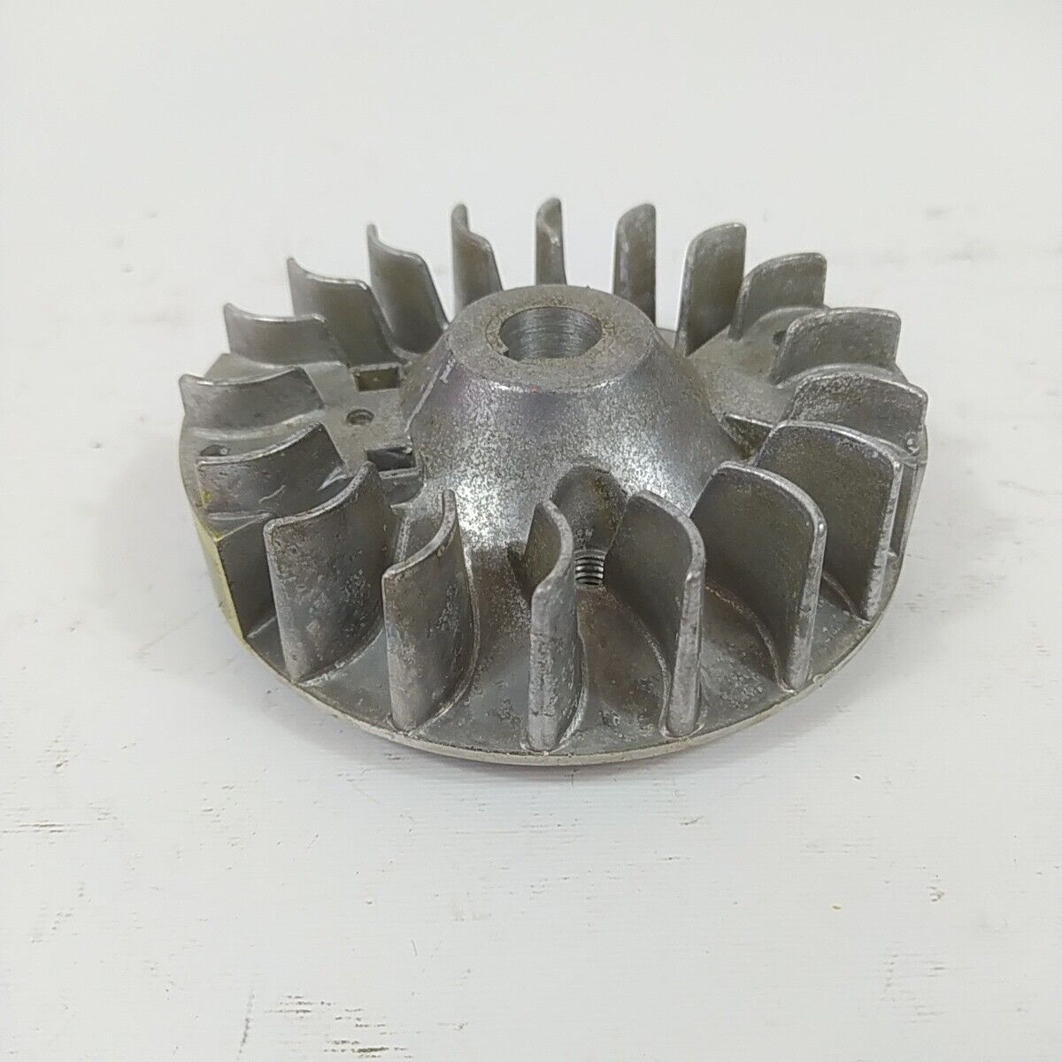 Ricambi VOLANO MAGNETICO DI AVVIAMENTO per decespugliatore TANAKA 501 ik usati