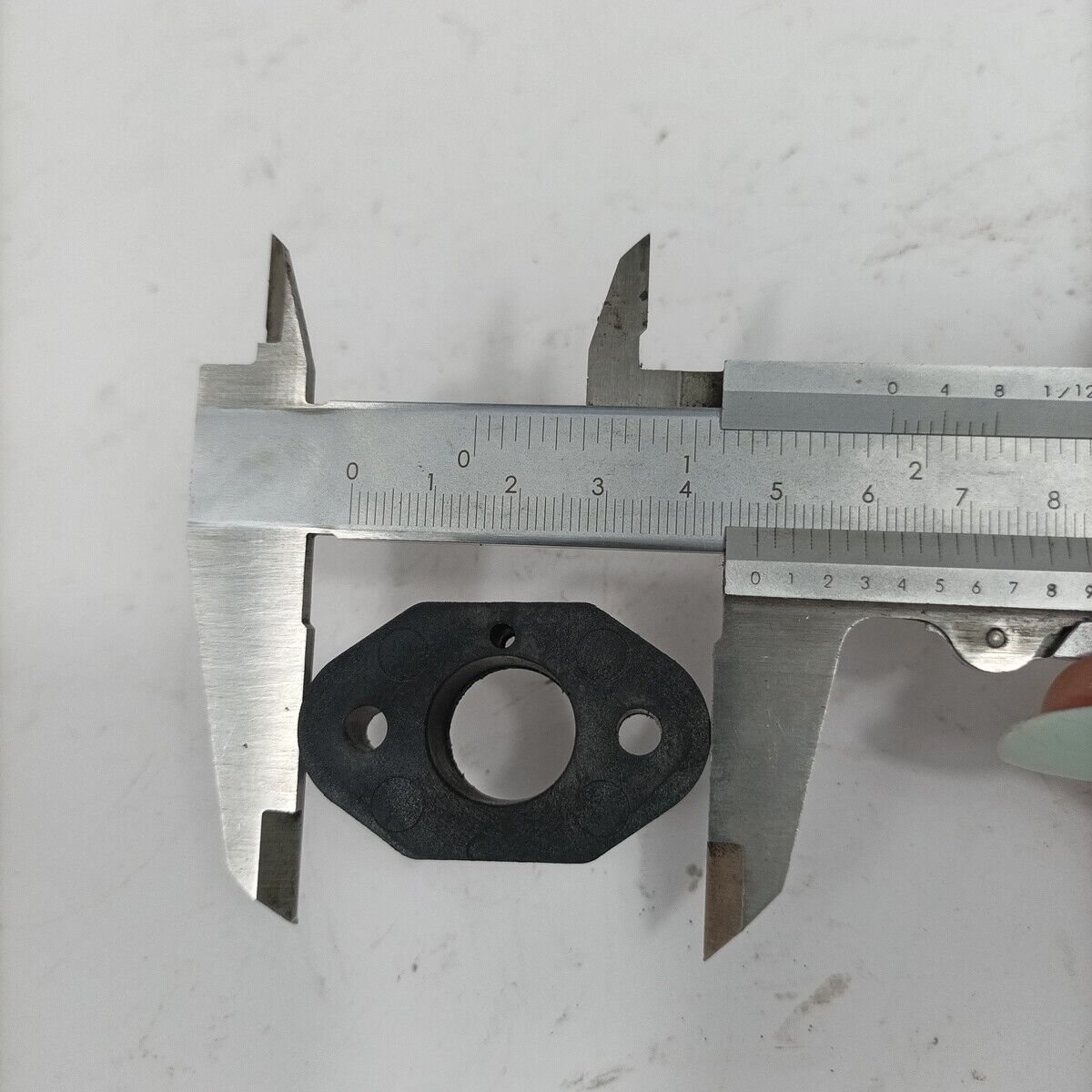 ricambio usato FLANGIA COLLETTORE CARBURATORE per motosega ALPINA Castor C A 45