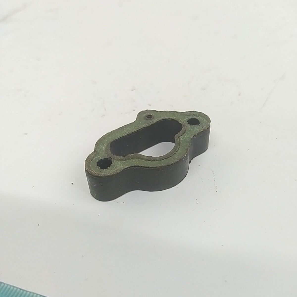 ricambi FLANGIA COLLETTORE CARBURATORE Per motosega castor ALPINA PROF 70 usati