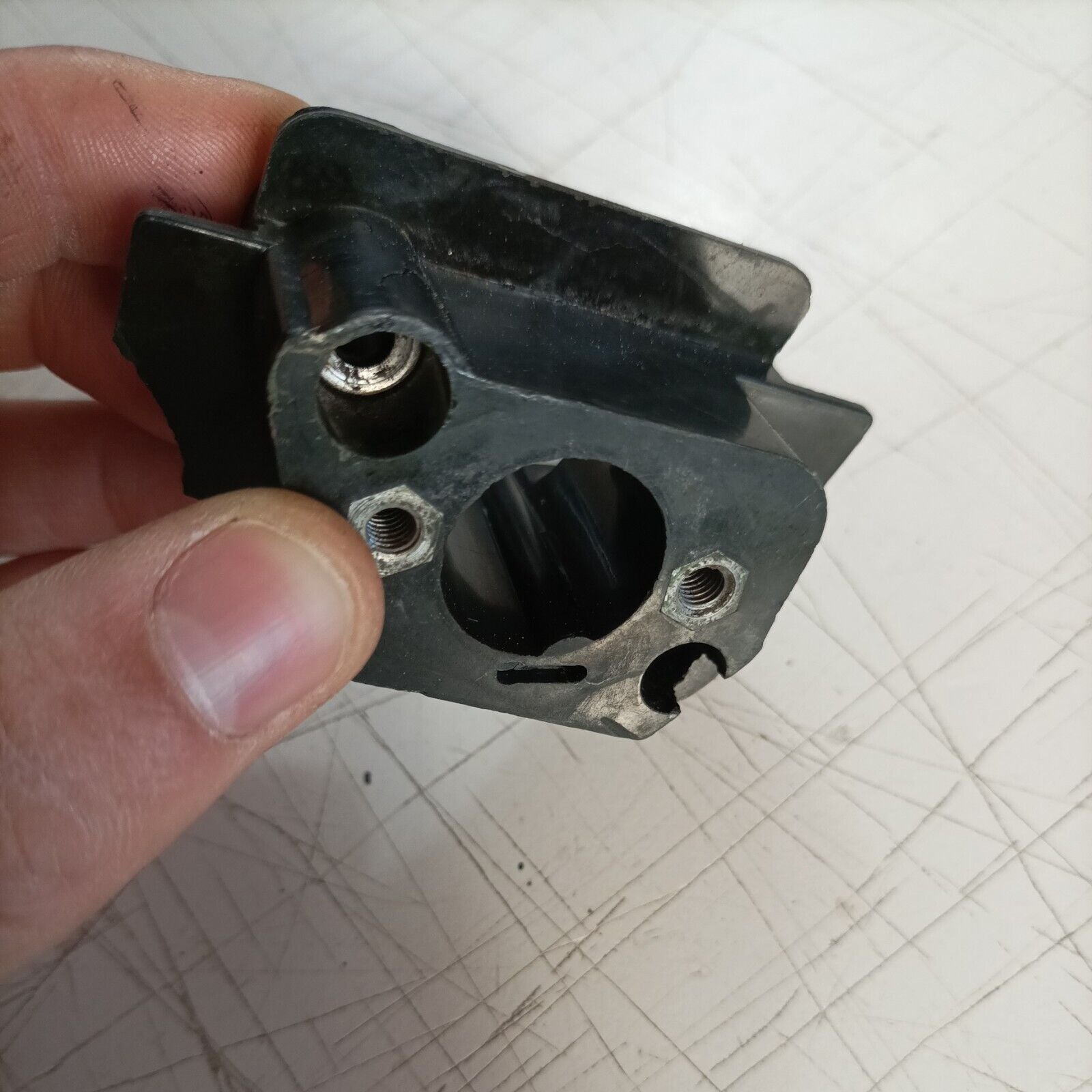 COLLETTORE raccordo CARBURATORE PER MOTOSEGA DOLMAR SACHS 153 ricambi usati