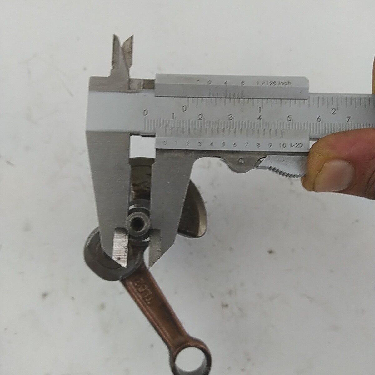 Ricambio ALBERO MOTORE ORIGINALE usato per decespugliatore MITSUBISHI TL 52