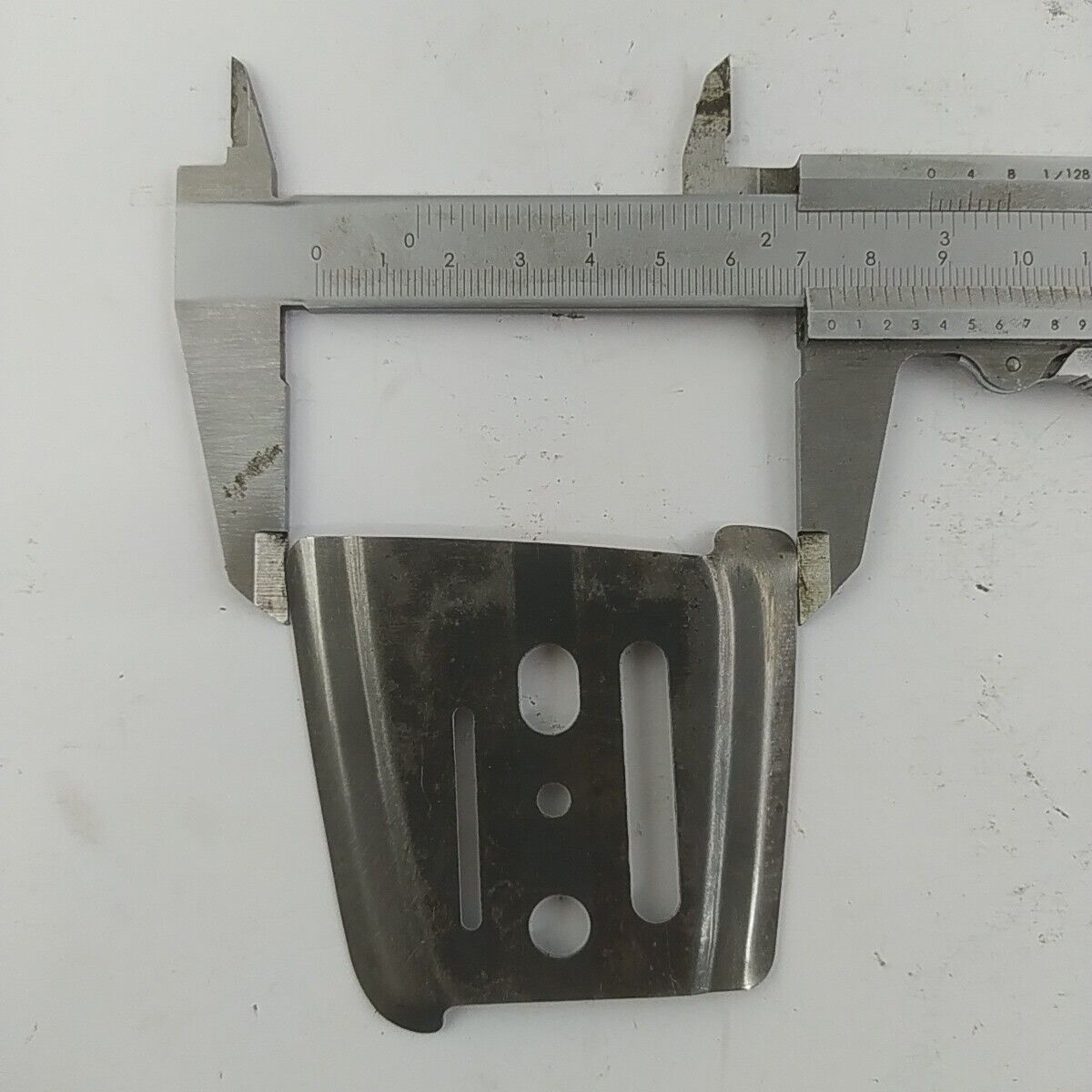 Ricambio usato DADO E PIASTRA GUIDA BARRA per MOTOSEGA Echo 330 EVL