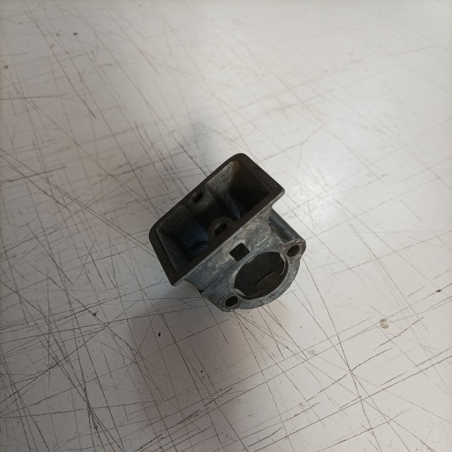 COLLETTORE SCATOLA filtro aria 144.171.030 PER MOTOSEGA DOLMAR ricambi usati