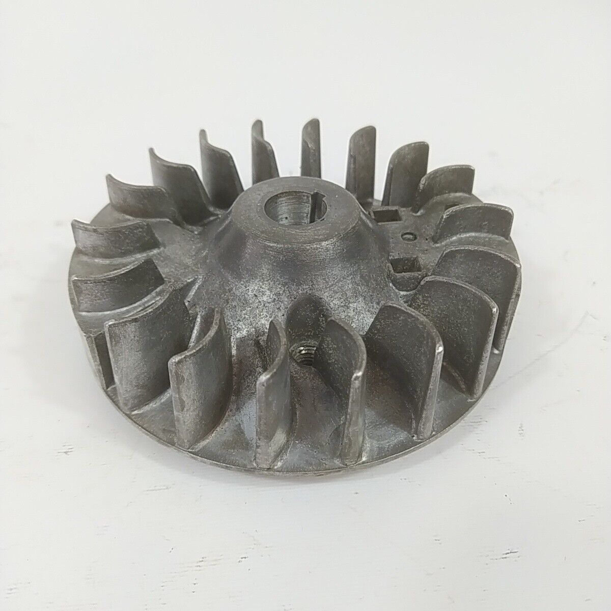 Ricambio VOLANO MAGNETICO DI AVVIAMENTO per decespugliatore TANAKA 501 ik usato