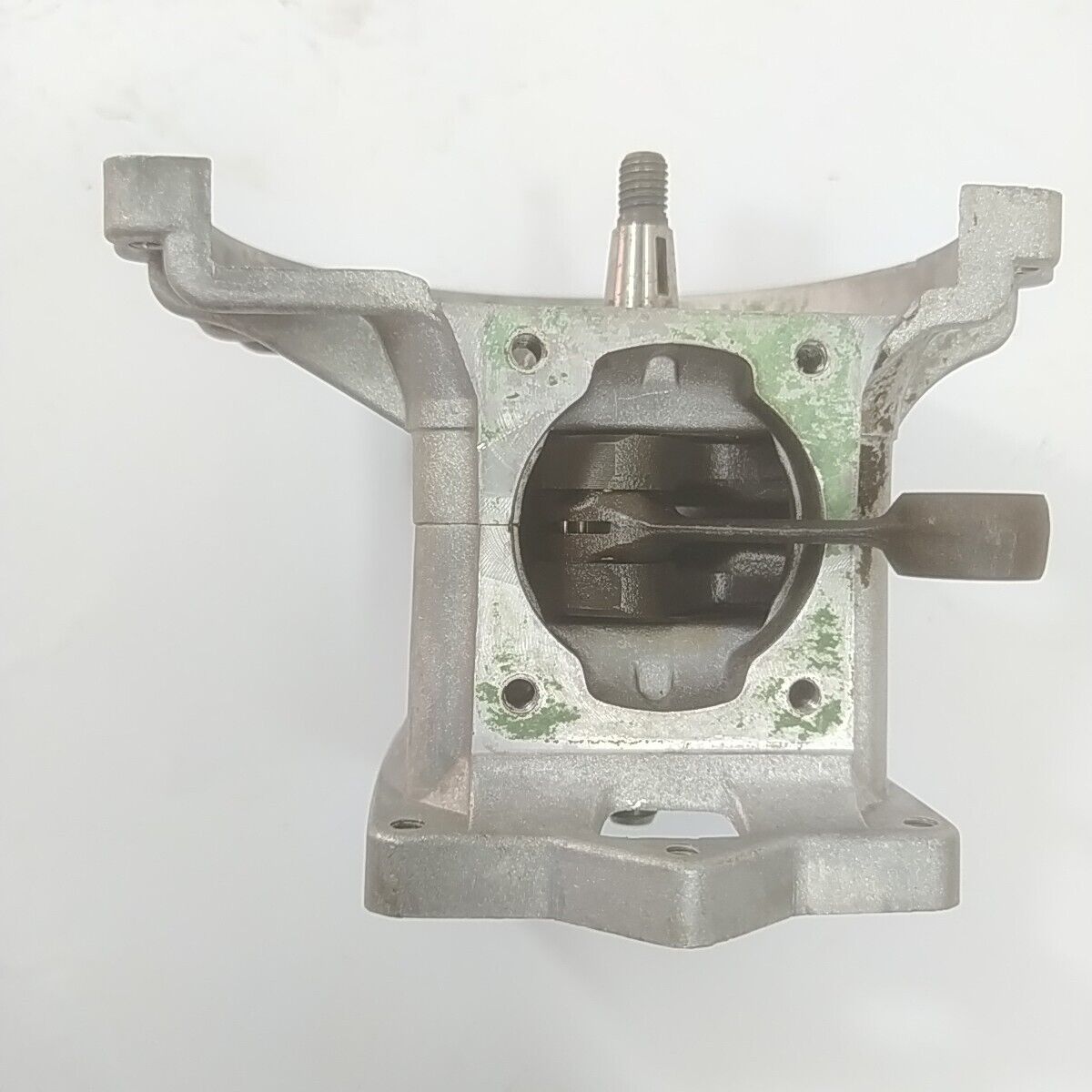 Carter ALBERO MOTORE basamento per DECESPUGLIATORE BLUE BIRD ZM 27 ricambi usati