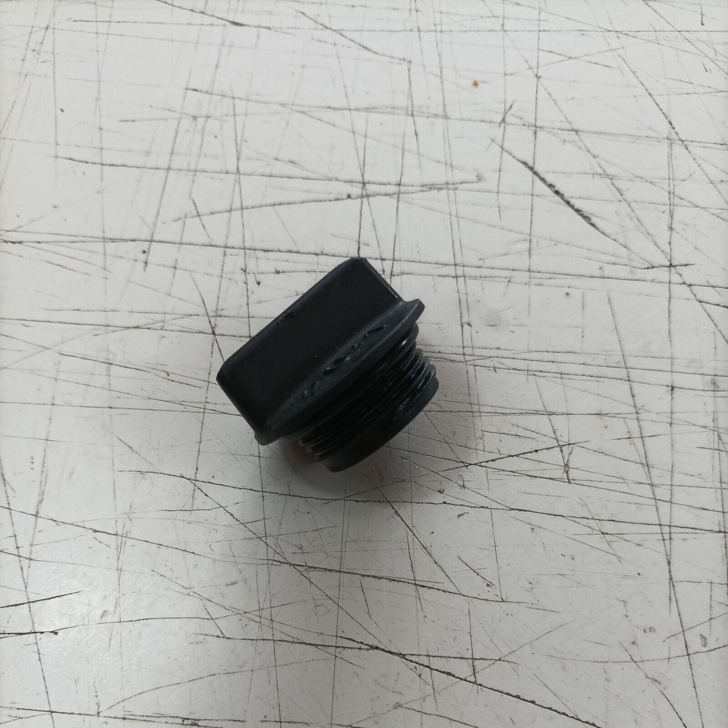MOTOSEGA OLEOMAC OM 251 TAPPO SERBATOIO carburante MIX MISCELA ricambi usati