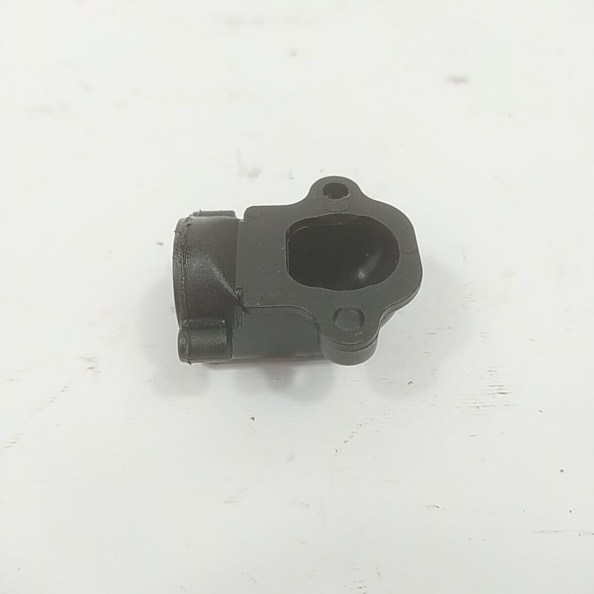 Ricambio per motosega CASTOR ALPINA 450 RACCORDO COLLETTORE FILTRO ARIA usato