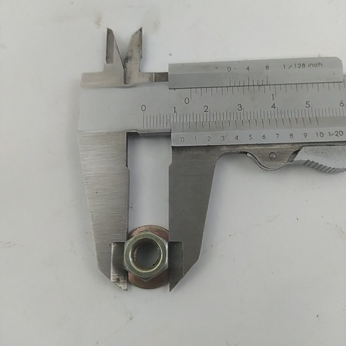 Ricambio DADO bullone ALBERO MOTORE usato per decespugliatore MITSUBISHI TL 52