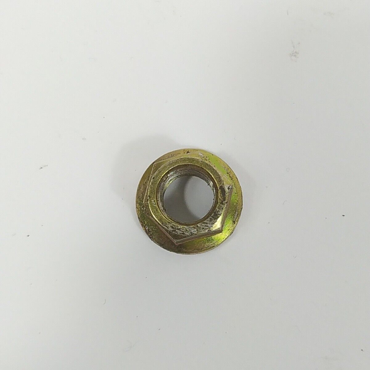 Ricambio DADO VOLANO albero motore usato per decespugliatore Komatsu ZENOAH G4K